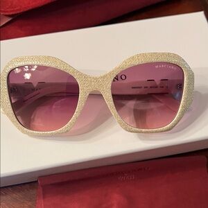 BRAND NEW GUESS BY MARCIANO GM00007 25F SUNGLASSES. NWOT